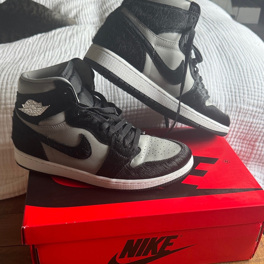 Retro Nike Air Jordan 1 High Black and White